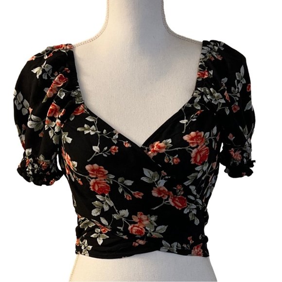 American Eagle Outfitters Tops - American Eagle Black Floral Roses Wrap Around Puff Sleeve V-Neck Top Sz Small S